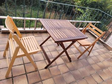 Set de jardin en teck avec 2 chaises pliables  disponible aux enchères