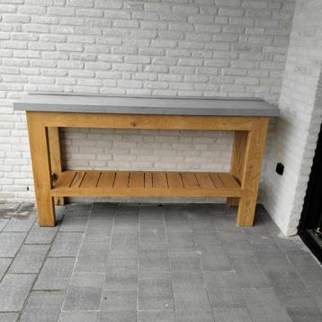 Tafel met blauwe steen/arduin beschikbaar voor biedingen