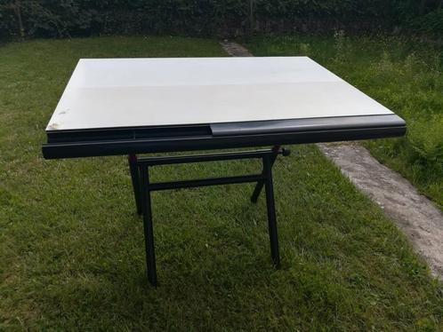 À vendre : Table à dessin réglable – Bon état

 Dimensions, Doe-het-zelf en Bouw, Tekentafels, Gebruikt, Minder dan 130 cm, Ophalen