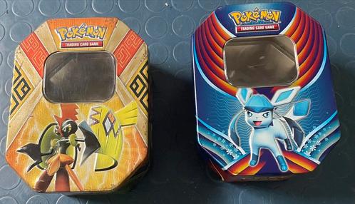 2 lege Pokémon tins – Glaceon & Tapu Koko, Hobby en Vrije tijd, Verzamelkaartspellen | Pokémon, Zo goed als nieuw, Boosterbox