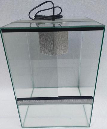 nieuw terrarium 35x35x50 beschikbaar voor biedingen
