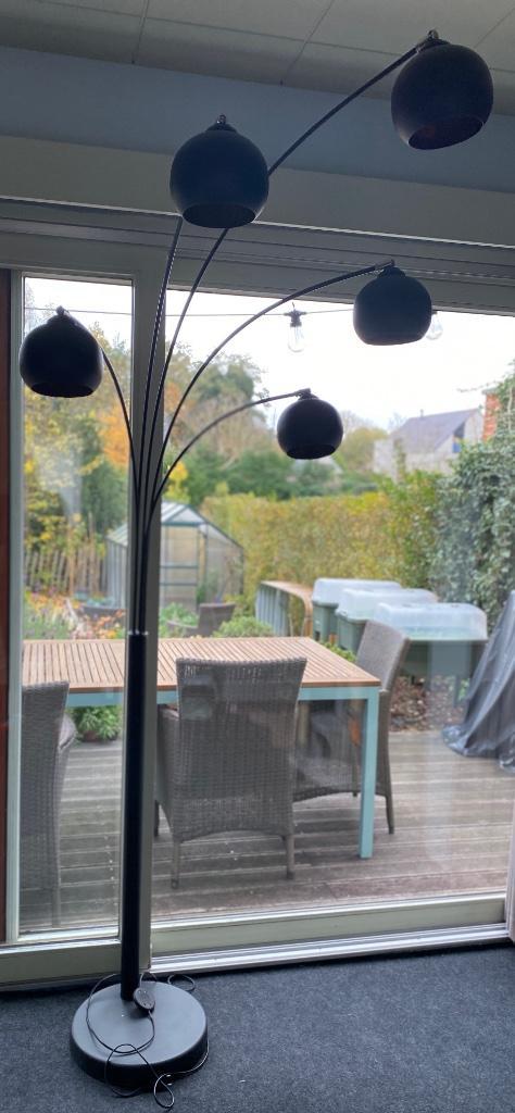 Staande lamp zwart met vijf lichtpunten, Huis en Inrichting, Lampen | Vloerlampen, Gebruikt, 200 cm of meer, Metaal, Ophalen