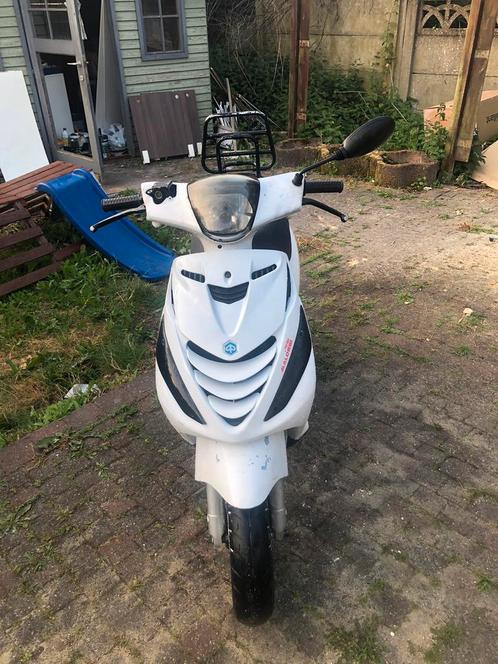 Piaggio zip A-Klasse, Fietsen en Brommers, Scooters | Piaggio, Zo goed als nieuw, Zip, Klasse A (25 km/u), Benzine, Ophalen