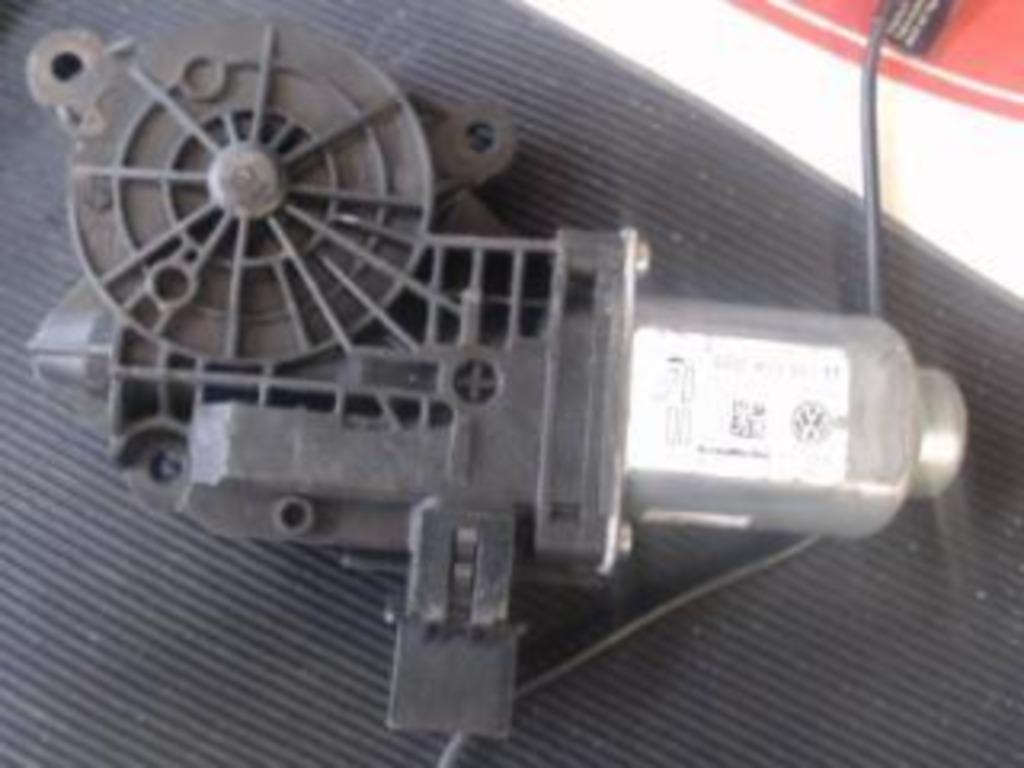 Moteur lève vitre avant gauche Seat Ibiza 4 2012-2016 LP/138, Enlèvement ou Envoi, Utilisé, Seat