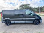 Renault trafic 2.5tdi lang chassis dubbel cabine, Auto's, Bestelwagens en Lichte vracht, 4 cilinders, 2000 kg, Renault, Zwart