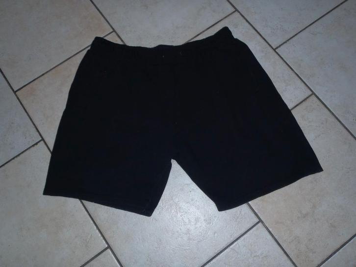 zwarte korte broek maat L, Kleding | Heren, Sportkleding, Zo goed als nieuw, Zwart, Ophalen of Verzenden