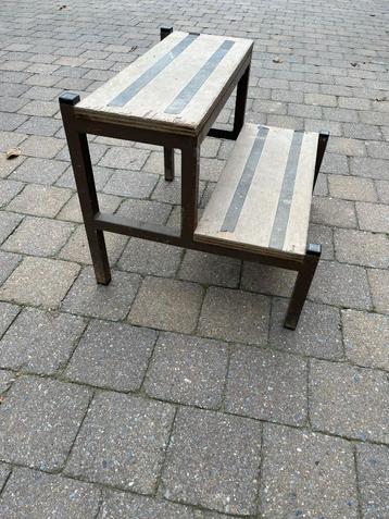 trapje beschikbaar voor biedingen