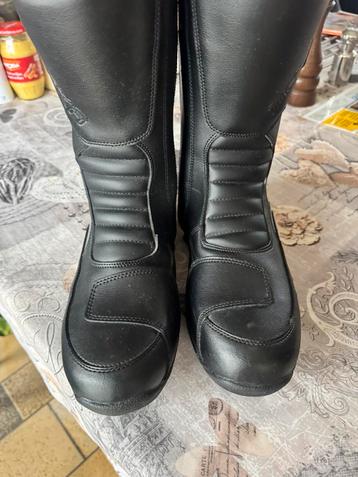 Bottes de moto, taille 45 ont servi une semaine beschikbaar voor biedingen