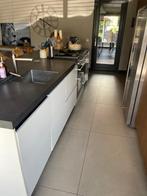 Moderne grote eilandkeuken GEDEMONTEERD-DIRECT BESCHIKBAAR, Huis en Inrichting, Keuken | Complete keukens, Wit, Overige typen