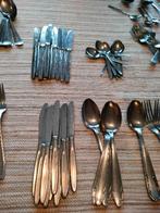 Messen, lepels, vorken, bestek tout a 10€ ensemble, Huis en Inrichting, Keuken | Bestek, Ophalen