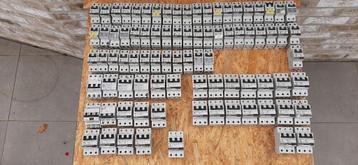 zekeringen, automaten, zekering, 16A 20A 25A 32A 40A 63A beschikbaar voor biedingen