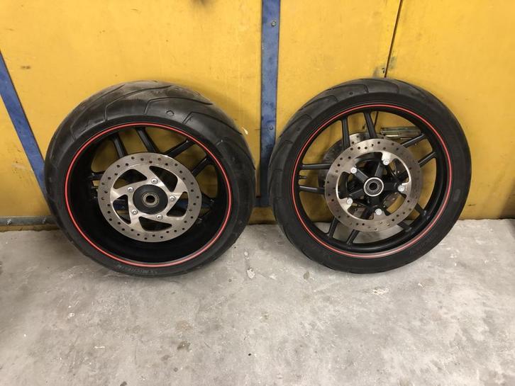 setje Night Rod V-Rod velgen / wielen, Motos, Pièces | Harley-Davidson, Utilisé, Enlèvement ou Envoi