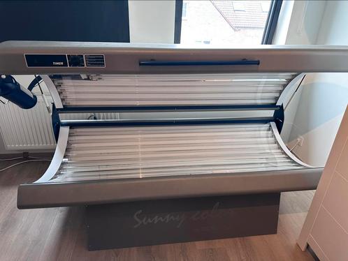 Zonnebank met gezichtsbruiner + ventilator, Elektronische apparatuur, Zonnebanken en Gezichtsbruiners, Gebruikt, Zonnebank dubbelzijdig