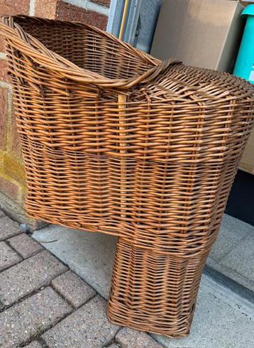 Nostalgisch rieten kinder fietszitje beschikbaar voor biedingen