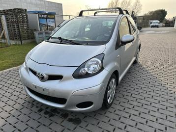 Toyota Aygo benzine | 5 deurs | gekeurd | airco beschikbaar voor biedingen