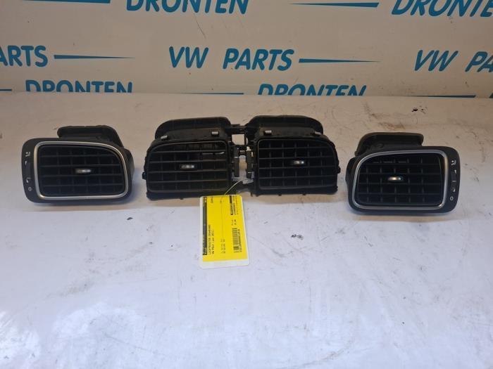 Luchtrooster Dashboard van een Volkswagen Polo, Auto-onderdelen, Dashboard en Schakelaars, Volkswagen, Gebruikt, 3 maanden garantie