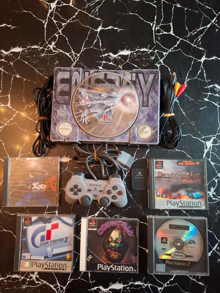 Sony PlayStation 1-console + 5 games + controller + geheugen, Games en Spelcomputers, Games | Sony PlayStation 1, Zo goed als nieuw