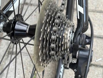 koersfiets Giant TCR volledig carbon in uitmuntende staat beschikbaar voor biedingen