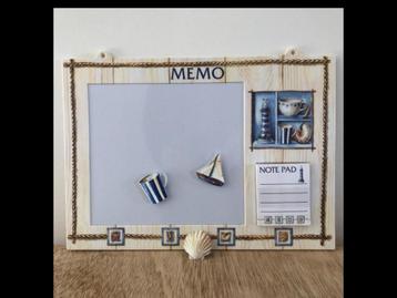 Memobord aan zee beschikbaar voor biedingen
