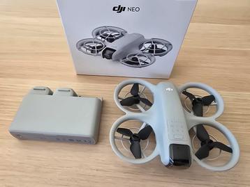 Dji Neo + 3 batterijen + lader + led licht + 1 jaar dji care beschikbaar voor biedingen