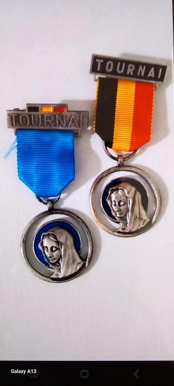 Lot médailles Diocèse de Tournai à Notre Dame de Lourdes 