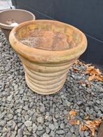 bloempot met rubber pootjes onderaan, Ophalen, Gebruikt, Tuin, Rond