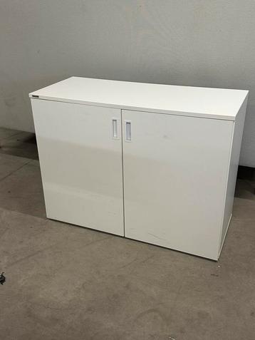 Armoire à rangement beschikbaar voor biedingen