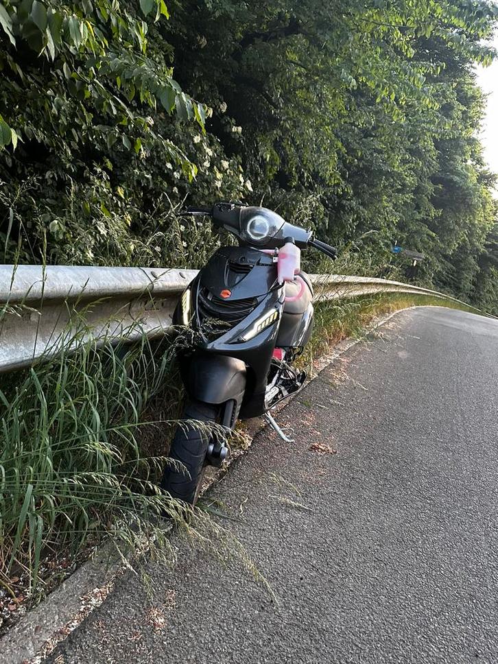 Zip 180cc, Fietsen en Brommers, Scooters | Piaggio, Zo goed als nieuw, Zip, Ophalen