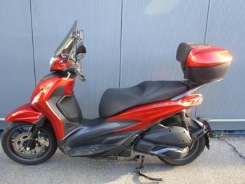 Piaggio Beverly 300S - Topkoffer - Windscherm - 1 jaar garan beschikbaar voor biedingen