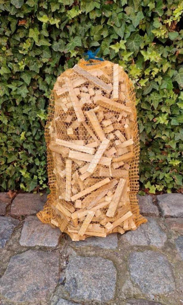 Fijn aanmaakhout / Bois d'allumage, Tuin en Terras, Brandhout, Minder dan 3 m³, Ophalen