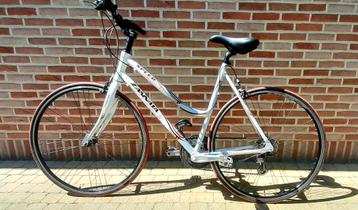 Sportieve dames fiets  beschikbaar voor biedingen