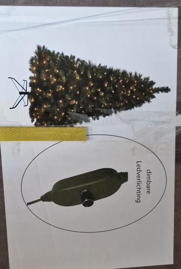 Mooie volle kunstboom met dimbaar ledlampjes beschikbaar voor biedingen