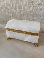 porcelijn en albast, Ophalen