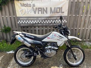 suzuki dr 125 bj 2011 zeer goede staat  beschikbaar voor biedingen