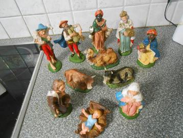 Volledige set kerstbeeldjes beschikbaar voor biedingen