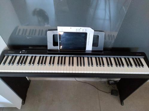 Roland fp 10 piano, Muziek en Instrumenten, Piano's, Zo goed als nieuw, Piano, Ophalen