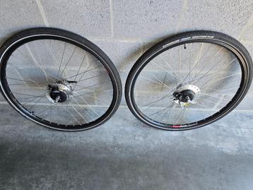 2 fietswielen 28 inch Flyer, Fietsen en Brommers, Fietsonderdelen, Ophalen, Zo goed als nieuw, Algemeen, Band