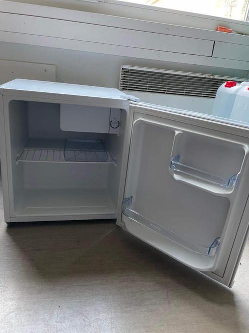 Koelkast, Elektronische apparatuur, Koelkasten en IJskasten, Gebruikt, Met vriesvak, Minder dan 75 liter, Minder dan 85 cm, Minder dan 45 cm