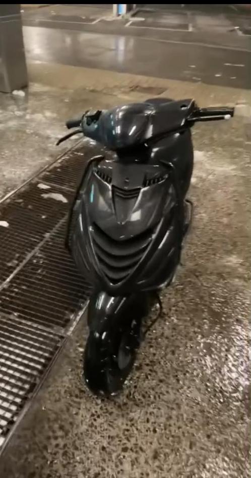 Piaggio zip b klasse, Fietsen en Brommers, Scooters | Piaggio, Zo goed als nieuw, Zip, Ophalen