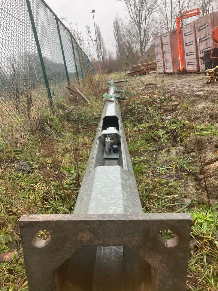 Gegalvaniseerde verlichtingspaal 12+2m, Doe-het-zelf en Bouw, Metalen, Gebruikt, IJzer, Ophalen