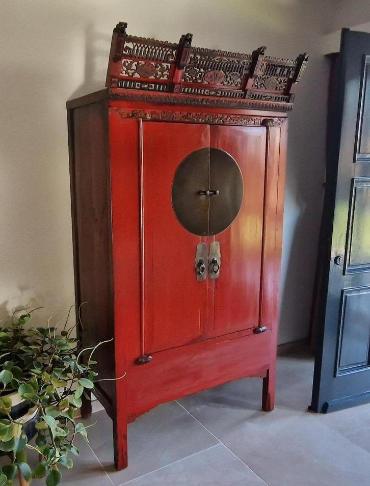 Antieke Chinese bruidskast met houtsnijwerk, Antiek en Kunst, Kunst | Niet-Westerse kunst, Ophalen of Verzenden