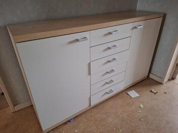 Kast te koop  in Sint-Niklaas  beschikbaar voor biedingen
