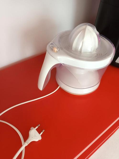 Set koffiezetapparaat, klopper, mixer, Phillips citruspers, Elektronische apparatuur, Waterkokers, Nieuw, 1 tot 2 liter, Inox