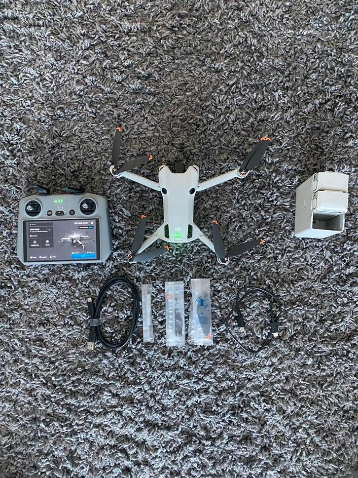DJI Mini 4 Pro Fly More Combo, Audio, Tv en Foto, Drones, Zo goed als nieuw, Drone met camera, Ophalen