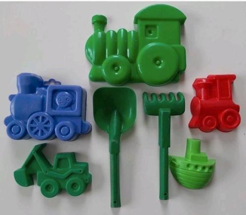 speelgoed voor op het strand / zandbak : thema voertuigen, Kinderen en Baby's, Speelgoed | Buiten | Zandbakken, Zo goed als nieuw