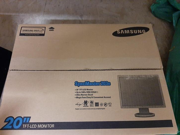 20 inch Monitor Samsung, Computers en Software, Monitoren, Zo goed als nieuw, DVI, VGA, In hoogte verstelbaar, Draaibaar, Kantelbaar
