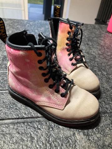 Bottine taille 28 Dr Martens en daim. beschikbaar voor biedingen