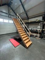 Houten trap met leuning–ideaal voor verbouwing – 2,85 m hoog, Ophalen, Gebruikt, Trap, 2 tot 4 meter