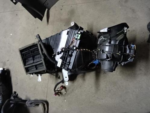 KACHELRADIATEUR Multivan T5 (7E / 7HC / 7HF / 7HM), Auto-onderdelen, Airco en Verwarming, Volkswagen, Gebruikt