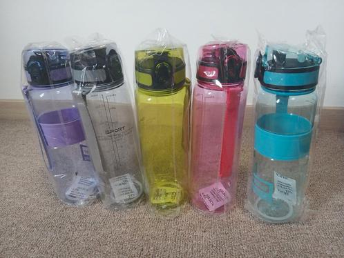 Set van kleurrijke nieuwe drinkflessen – voordelige prijs, Sport en Fitness, Drinkbussen, Nieuw, Ophalen of Verzenden